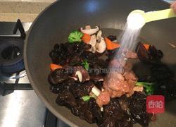 香菇木耳炒肉的做法图解11