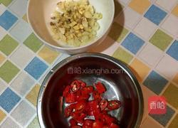 蒜香鸡脚的做法图解2