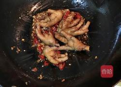 蒜香鸡脚的做法图解8