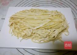 手工哨子面的做法图解3