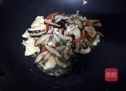 鸡蛋炒蘑菇的做法图解7