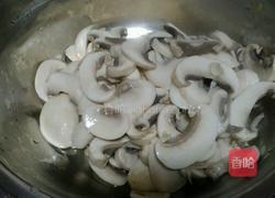 鲜蘑炒肉片的做法图解4