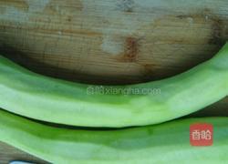 毛豆丝瓜的做法图解1