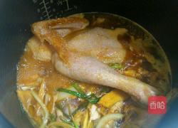 电饭锅闷鸡的做法图解2