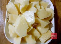 红烧鸡翅土豆的做法图解2