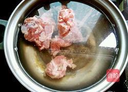 豆芽排骨汤的做法图解2