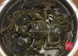 卤河蟹的做法图解1