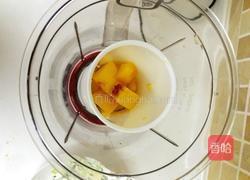 鲜榨桃汁的做法图解5