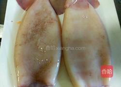 鲜菇芹菜鱿鱼丝的做法图解1