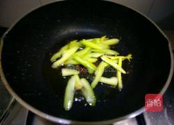 鲜菇芹菜鱿鱼丝的做法图解6