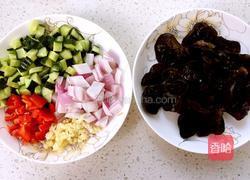 老醋木耳花生的做法图解2