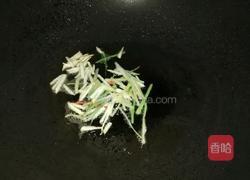 爆炒蚕蛹的做法图解3