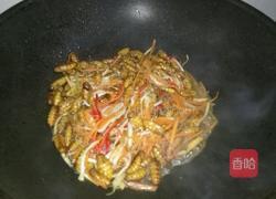 爆炒蚕蛹的做法图解6