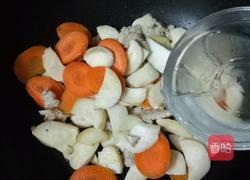 杏鲍菇炒胡萝卜的做法图解4