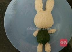 萌小兔早餐拼盘的做法图解3