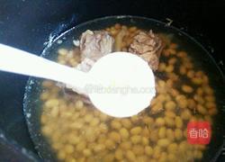 黄豆骨头汤的做法图解5