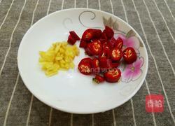 豆腐干炒蒜苗的做法图解3