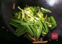 豆腐干炒蒜苗的做法图解6