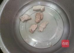 茶树菇烧排骨的做法图解2