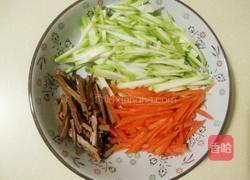 西葫芦三丝春卷的做法图解1