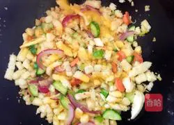 Illustration of how to make fried steamed bun slices 5