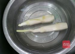 茭白排骨汤的做法图解1