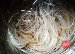 酸辣粉的做法图解1