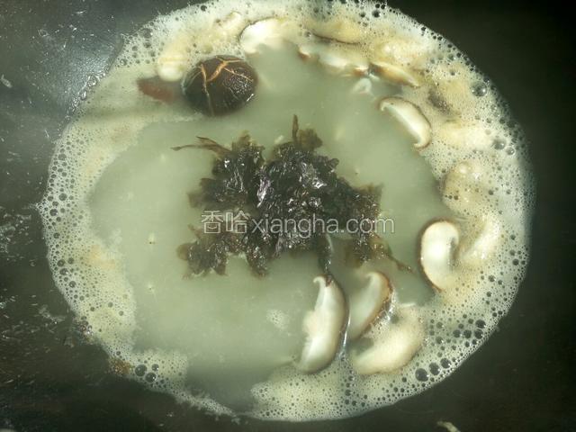 开锅以后下入紫菜