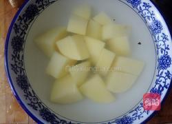 鸡骨架炖土豆的做法图解8