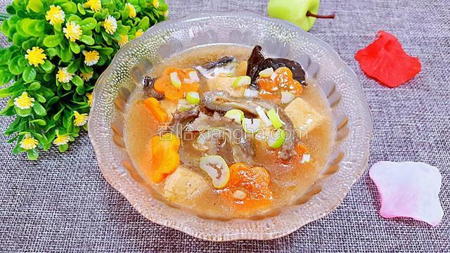 海参豆腐煲就做好了！