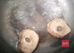 Illustration of how to make mushroom and tofu stuffed buns 3