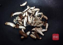 土豆炒蘑菇的做法图解4