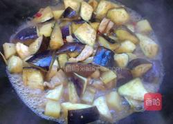 五花肉炖茄子土豆的做法图解5