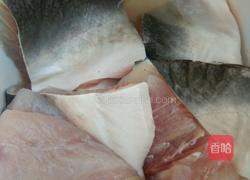 干锅鱼片的做法图解1