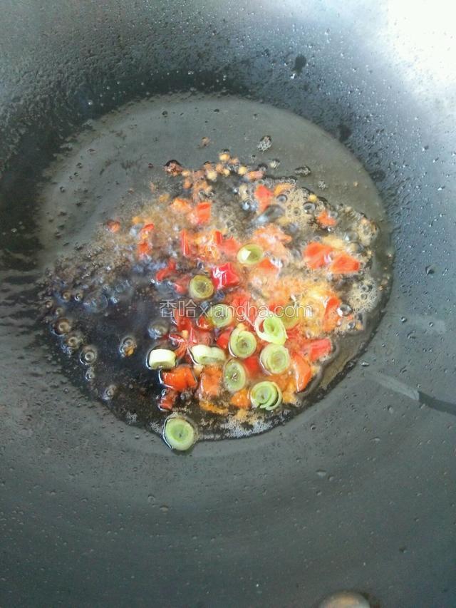 放入葱花