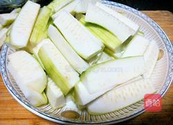 白油丝瓜的做法图解1
