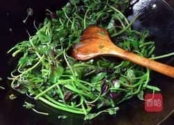 苋菜炒皮蛋的做法图解7