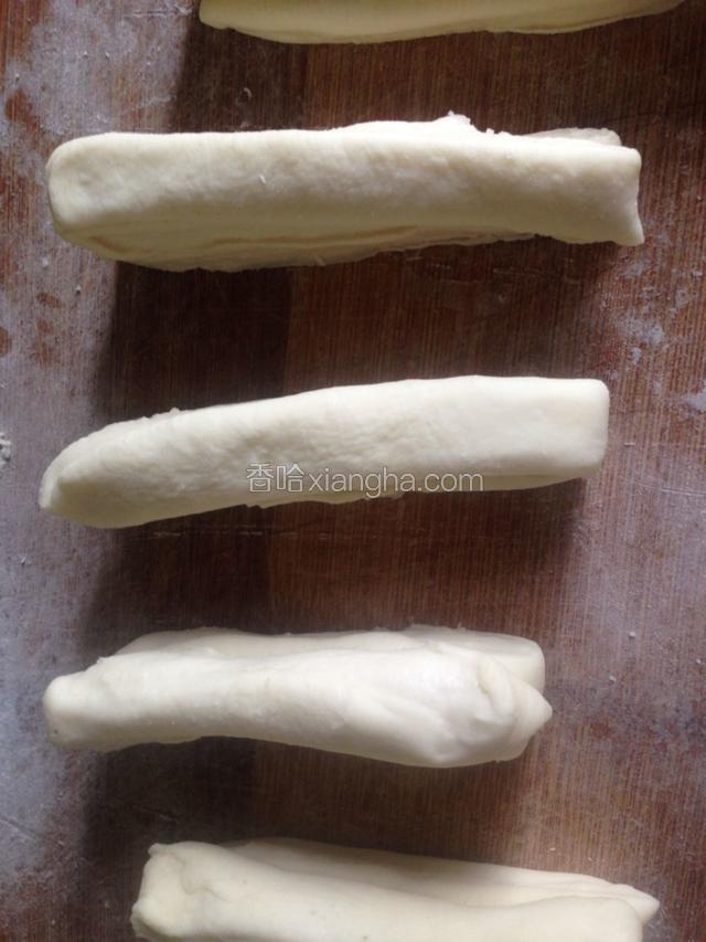 拿条状一个叠加在另一个条状上