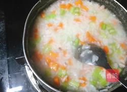 宝宝三文鱼粥的做法图解5