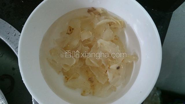 百合提前1小时泡开备用