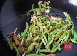 青椒榨菜肉煲仔饭的做法图解5