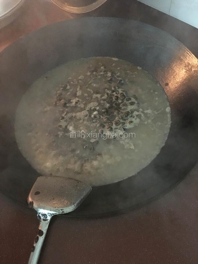 大过煮十分钟，转中火继续煮半小时