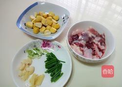 板栗烧鸭的做法图解1