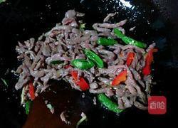 韭菜花炒牛肉的做法图解4