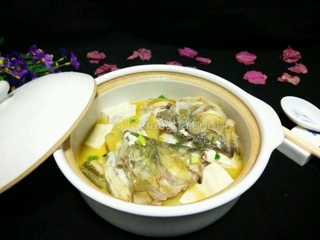 这个就是利用鱼头，鱼骨，鱼尾做的豆腐汤