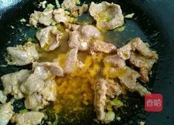 猪肉酸菜炖粉条的做法图解5