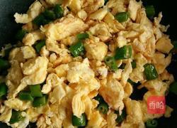 鸭蛋炒青椒的做法图解7