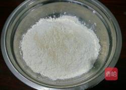 核桃仁锅盔的做法图解1