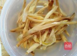 木耳炒黄花的做法图解2