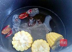 玉米乌鸡汤的做法图解4